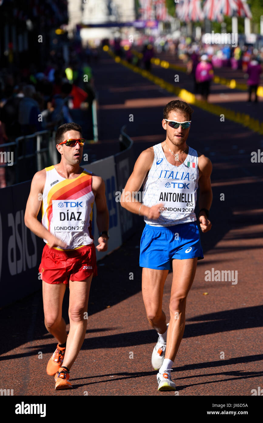 Jose Ingacio Diaz aus Spanien Michele Antonelli aus Italien, der an der IAAF Leichtathletik-Weltmeisterschaft 50 km in der Mall in London teilnahm Stockfoto