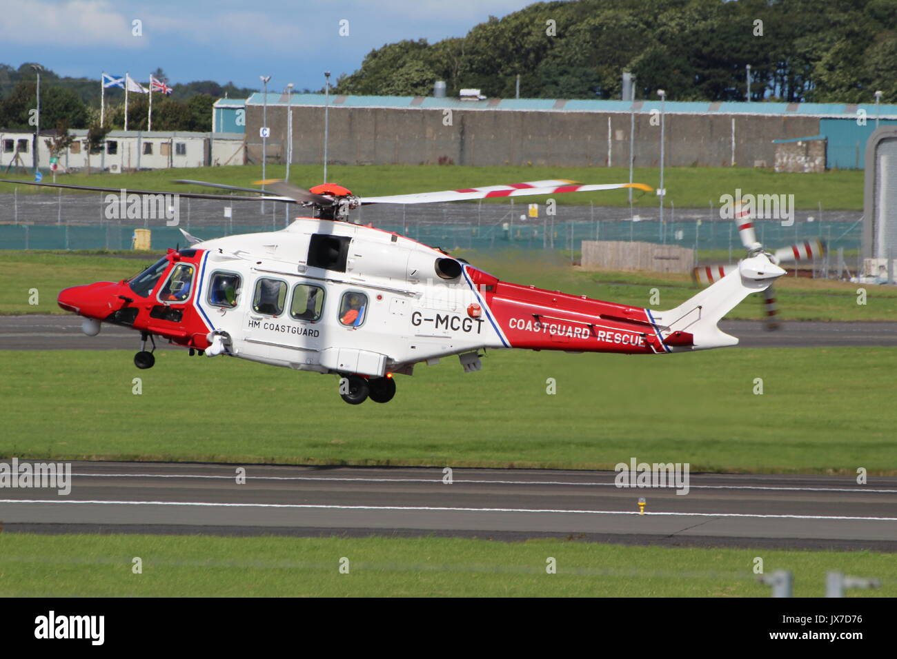 G-MCGT, ein AgustaWestland AW189 von Bristow Hubschrauber betrieben im Namen der HM Küstenwache, am Flughafen Prestwick, Ayrshire. Stockfoto