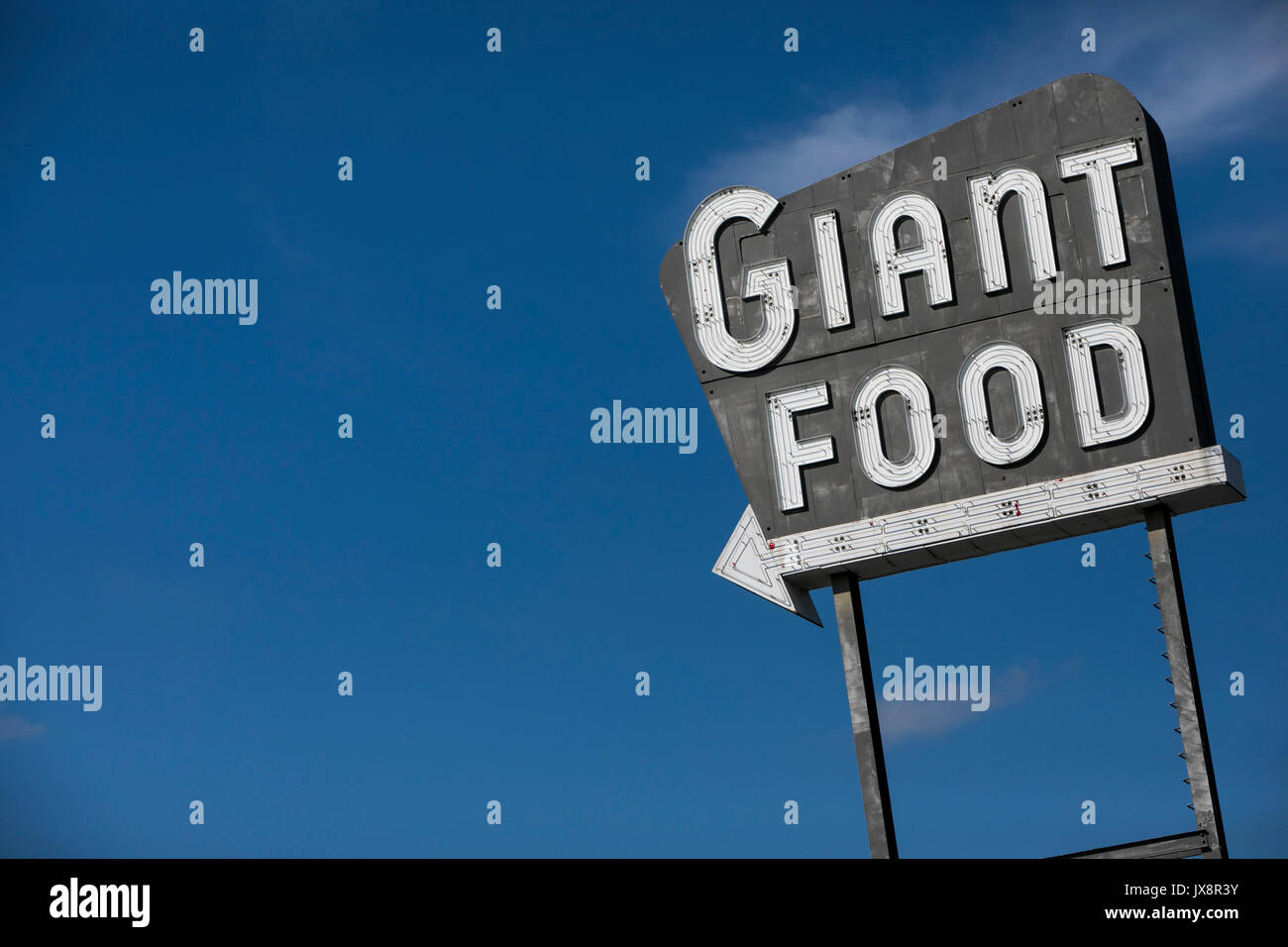 Ein Vintage logo Zeichen außerhalb eines riesigen Essen Lebensmittelgeschäft in Laurel, Maryland, am 13. August 2017. Stockfoto