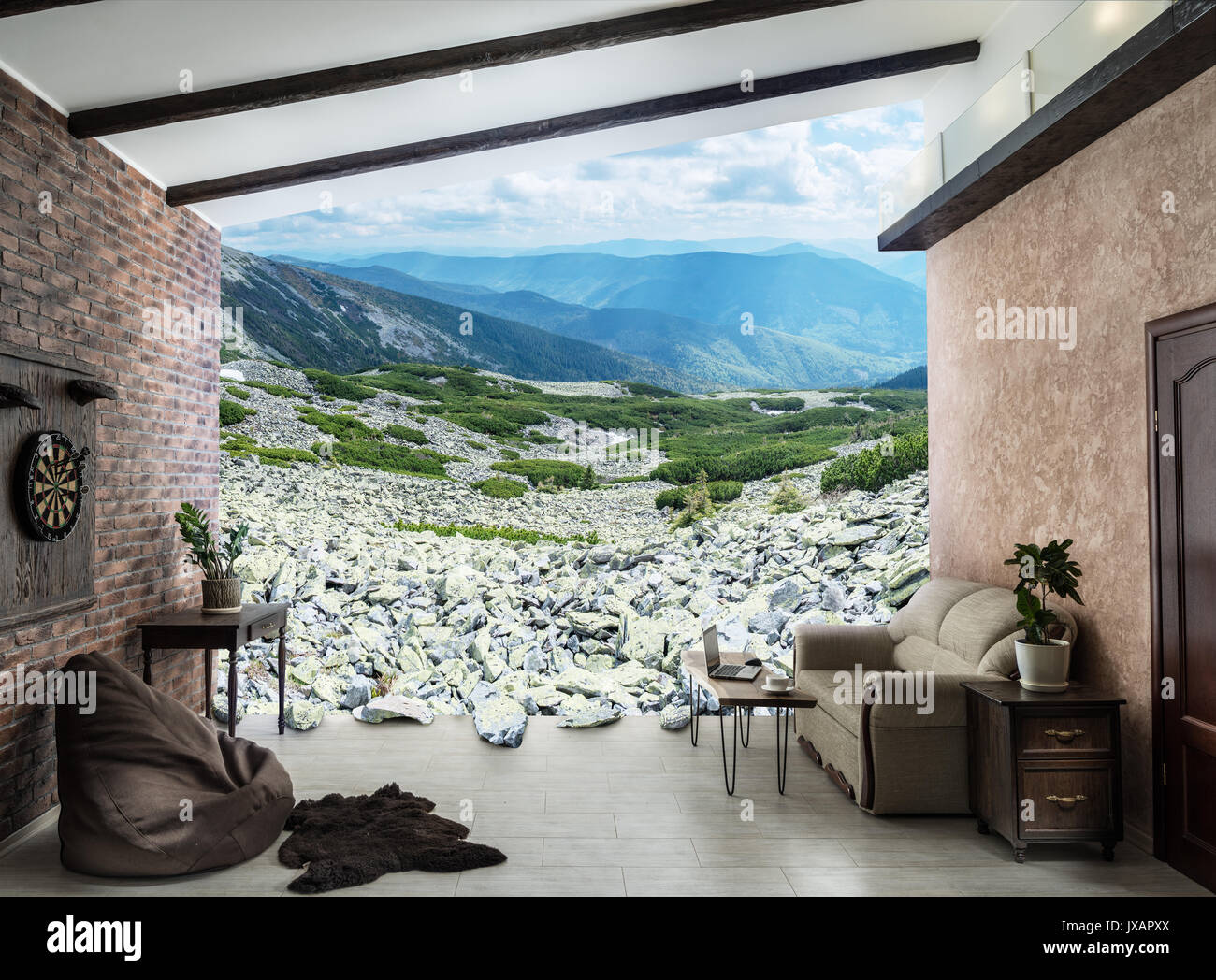 Konzeptionelle Idee. Wohnzimmer mit Zugang zur Bergwelt. Stockfoto
