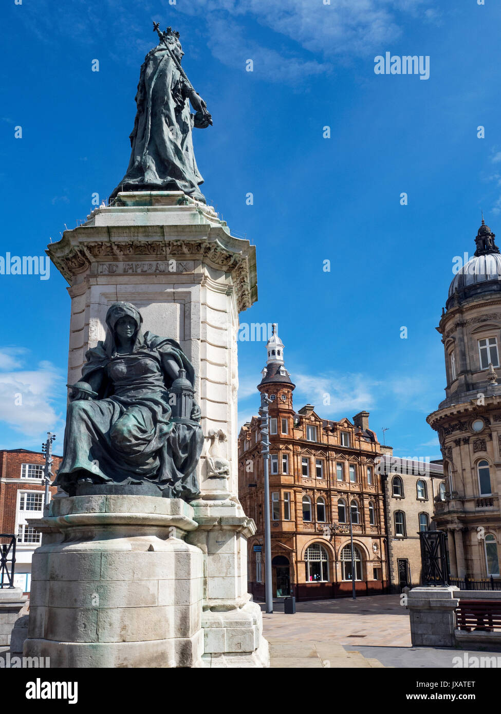 Statue von Queen Victoria Queen Victoria Square Rumpf Yorkshire England Stockfoto