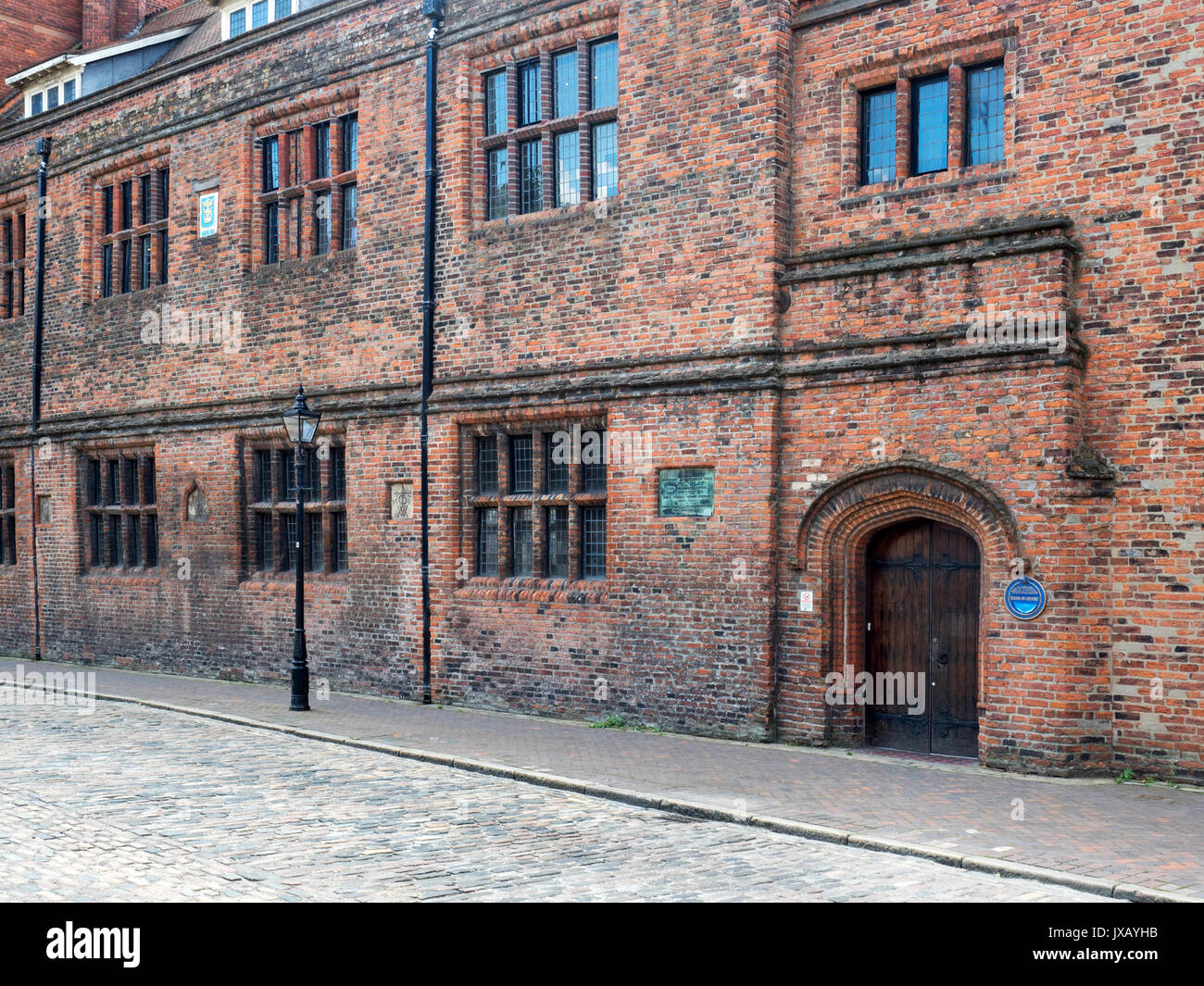 Hände auf History Museum Früher Rumpf Merchant Adventurers Halle in Trinity Square Rumpf Yorkshire England Stockfoto