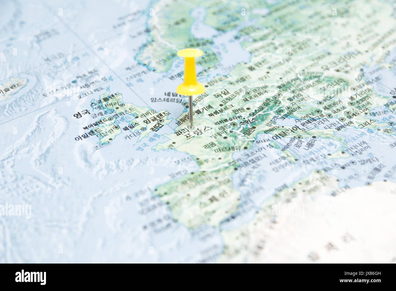 In der Nähe von Paris Frankreich Karte mit gelben push Pin Stockfoto