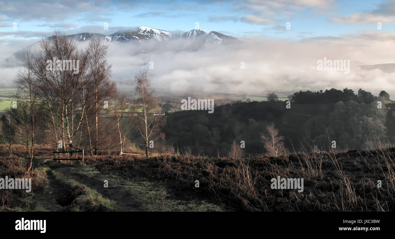 Einen schneebedeckten Skiddaw von grisedale Hecht Stockfoto