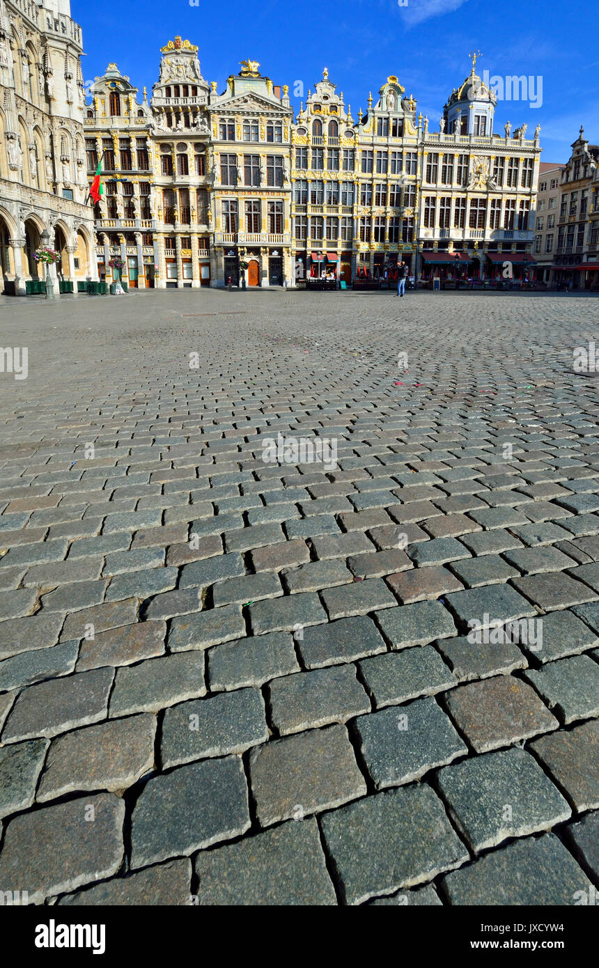 Brüssel, Belgien. Grand Place: Am frühen Morgen verlassen Stockfoto