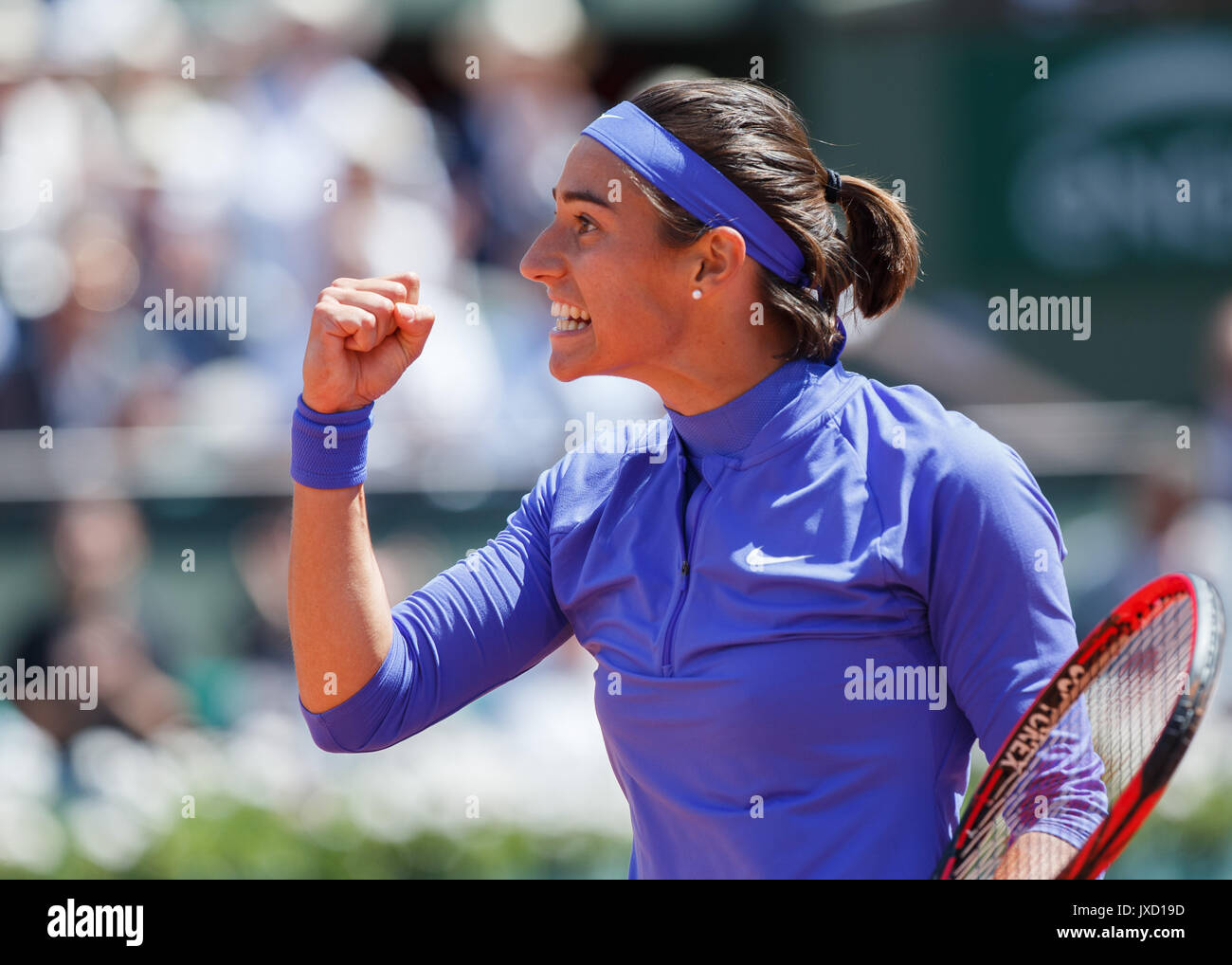 CAROLINE GARCIA (FRA) feiert ihr bei den French Open gewinnen. Stockfoto