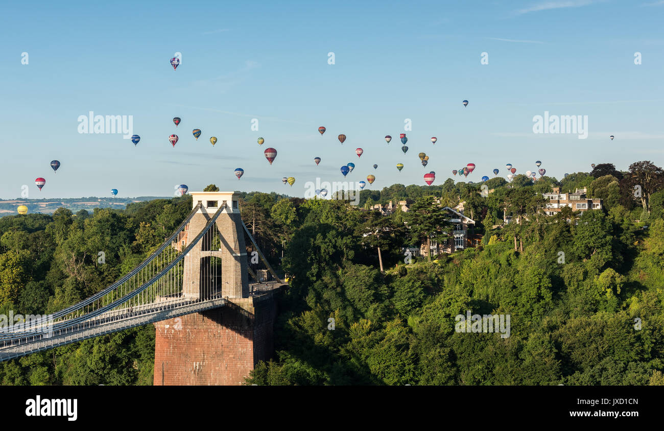 Luftballons aufsteigen im Bristol International Balloon Fiesta Stockfoto
