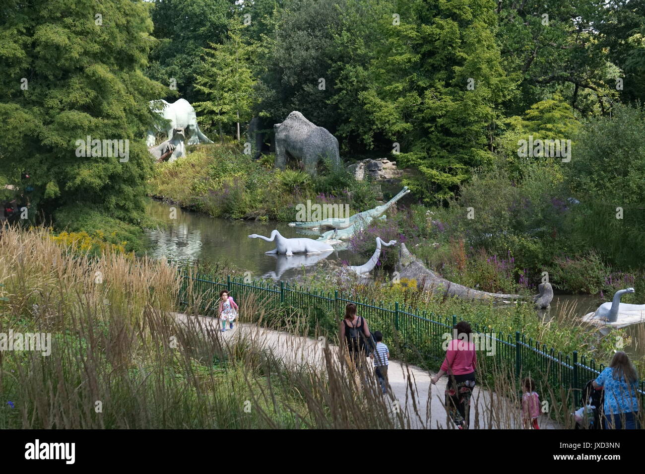 Dinosaurier im Crystal Palace Park, London Stockfoto