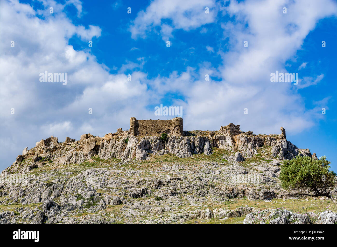 Feraklos Ruinen der mittelalterlichen Burg, in der Nähe von geraberg Village, Insel Rhodos, Griechenland Stockfoto