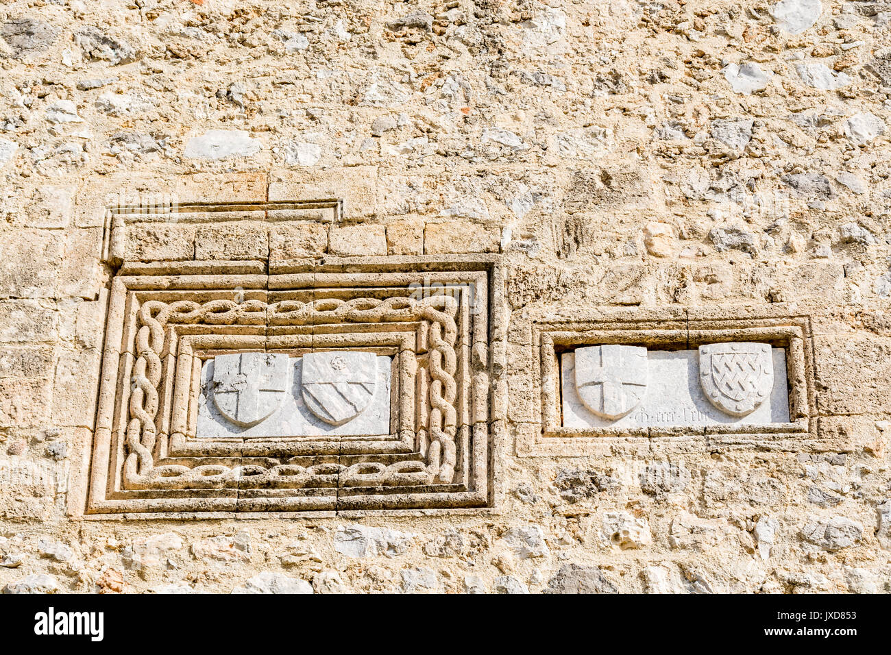 Wappen der Ritter von St. John in die Ruinen des Schlosses von Archangelos, Rhodos, Griechenland Stockfoto