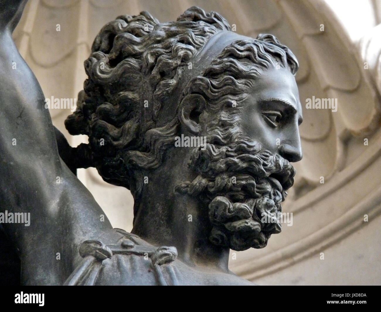 Perseus mit dem Haupt der Medusa ist eine Bronzeskulptur von Benvenuto Cellini, die in der Periode 1545-1554. Die Skulptur steht auf einem quadratischen Sockel mit Bronze relief Panels, die die Geschichte von Perseus und Andromeda, ähnlich einer Predella auf einem Altarbild. Es befindet sich in der Loggia dei Lanzi Piazza della Signoria in Florenz, Italien. Stockfoto