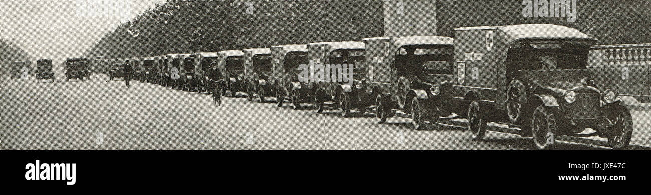 Flotte der Krankenwagen von Lloyd's gespendet Stockfoto