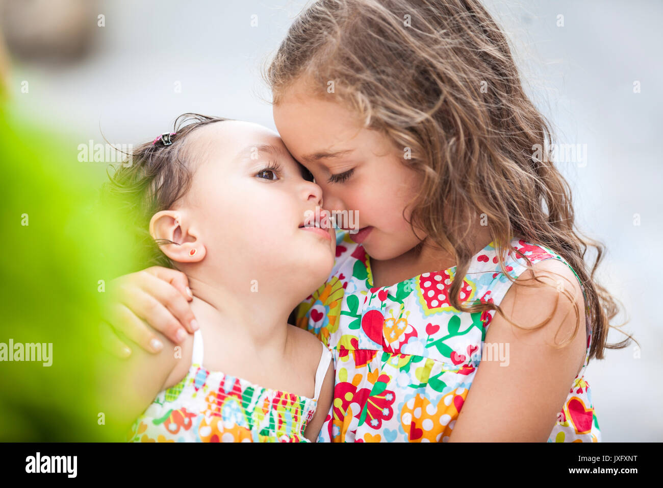 Liebe zwischen zwei Schwestern Stockfoto