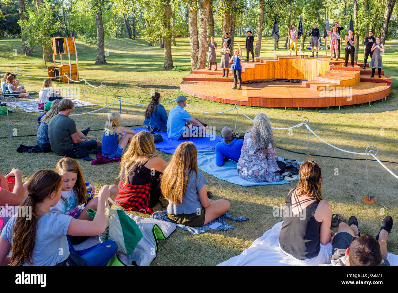 Shakespeare durch den Bogen, Princes Island Park, Calgary, Alberta, Kanada Stockfoto