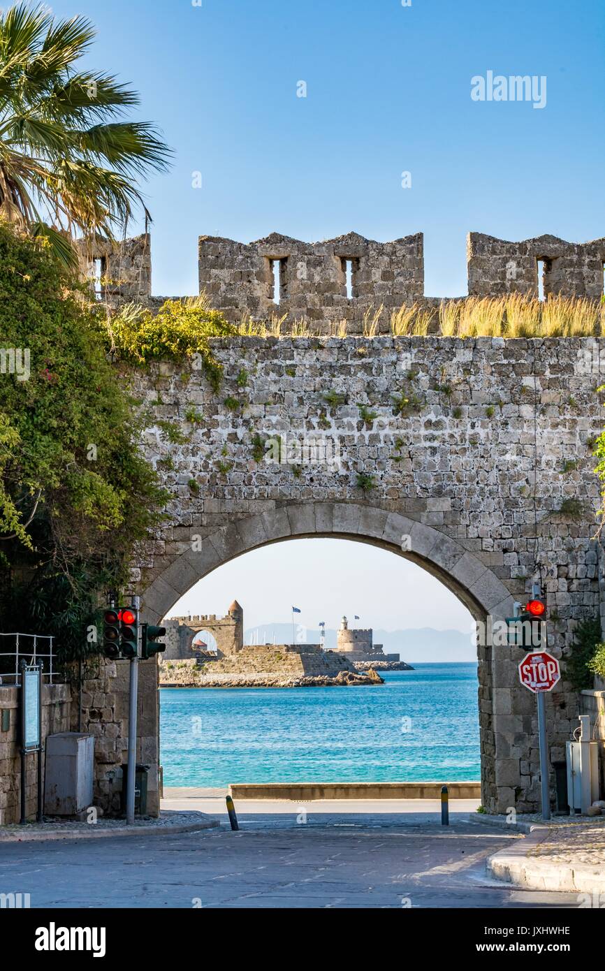 Saint Catherine Tor in der Altstadt von Rhodos, die Insel Rhodos, Griechenland Stockfoto