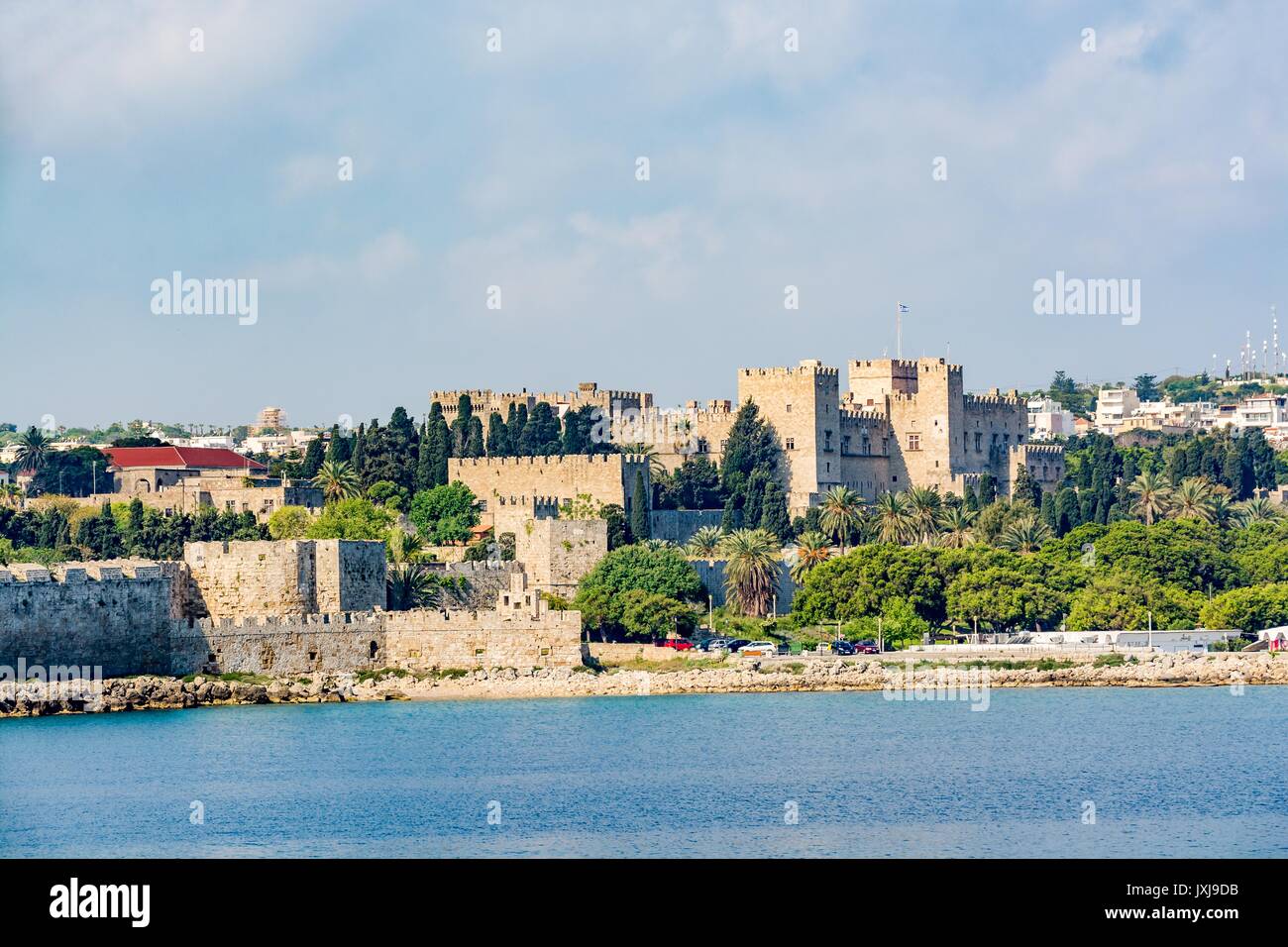 Großmeisterpalast und Rhodos Altstadt, Ansicht vom Meer, Insel Rhodos, Griechenland Stockfoto