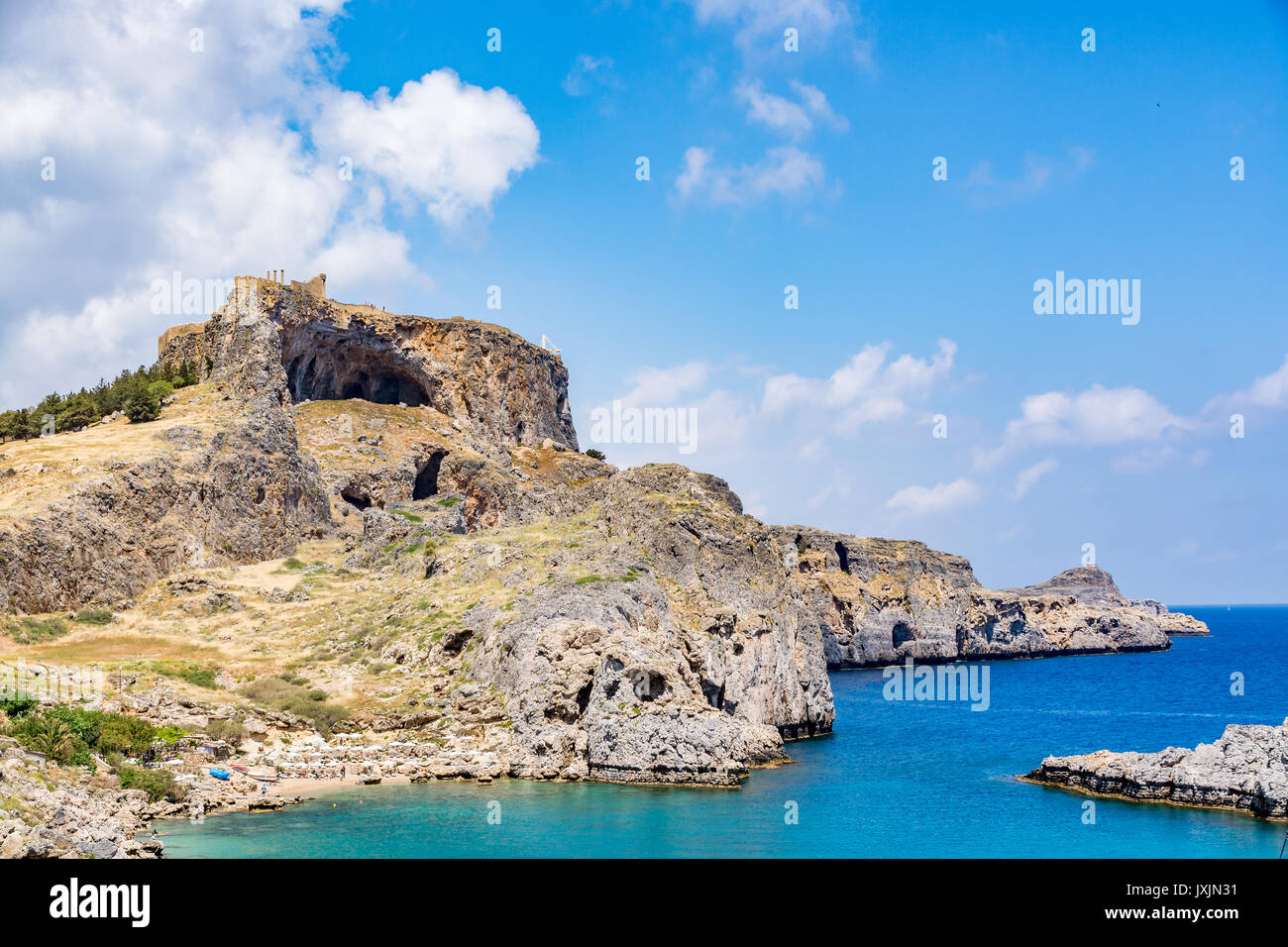 St. Paul's Bay in der Nähe von Lindos Stadt an einem schönen Tag, Insel Rhodos, Griechenland Stockfoto