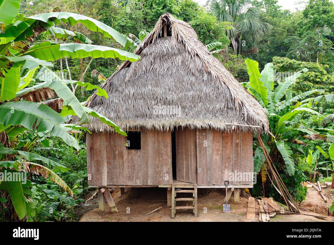 Peru, peruanische Amazonas-Landschaft. Die Foto heutige typische Indianerstämme Siedlung im Amazonas Stockfoto