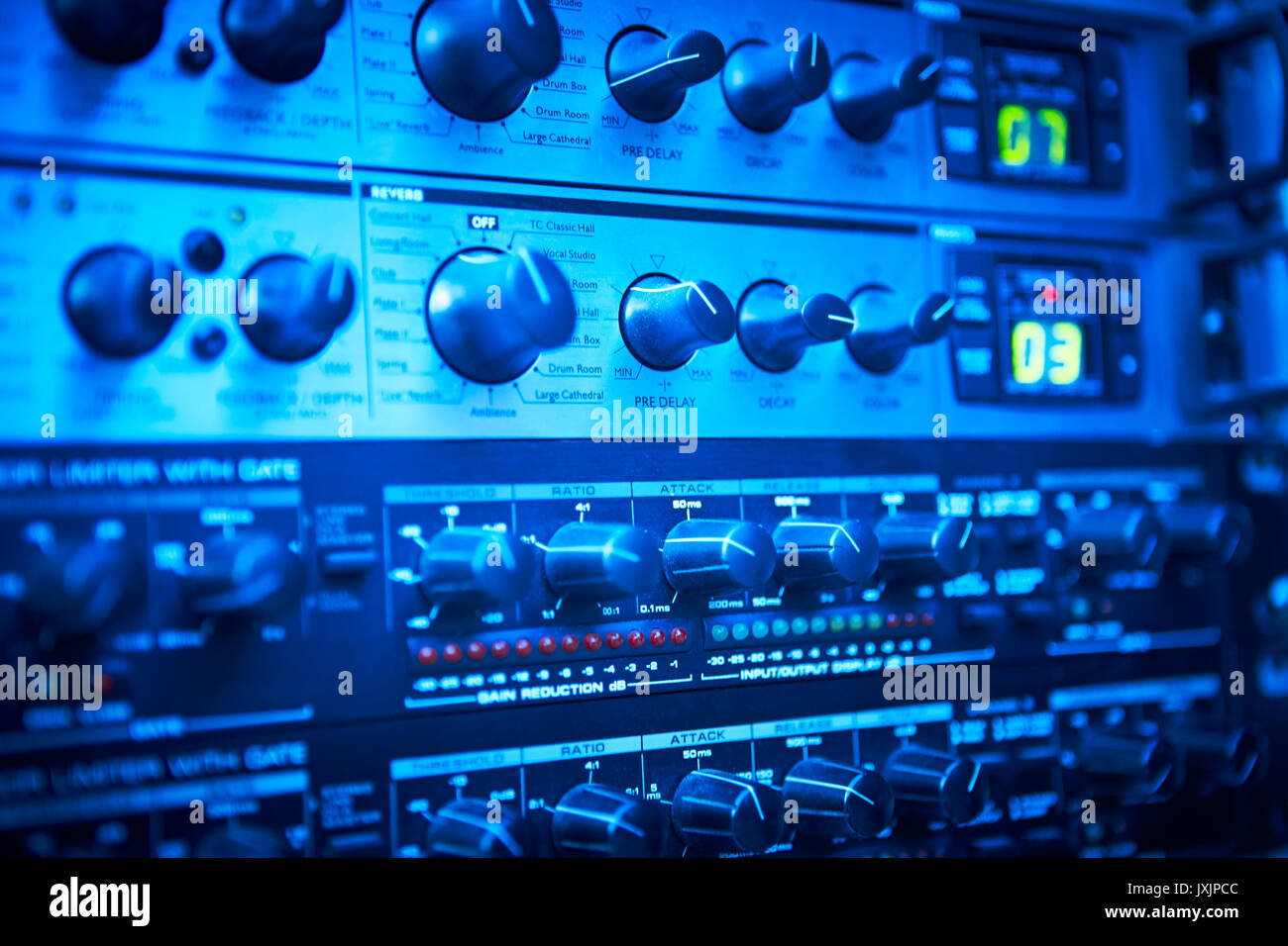 Sound control equipment. Platine detail. Decay-Tasten. Broadcast Technologie Stockfoto