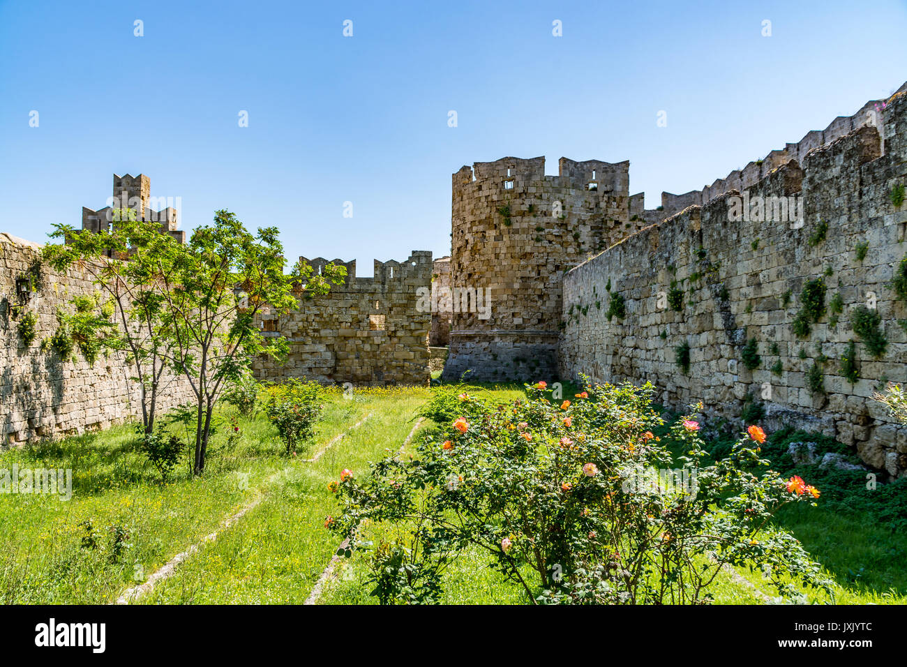 Malerische Mauern der Altstadt von Rhodos, in der Nähe der Freiheit Tor und St Paul's Gate, Insel Rhodos, Griechenland Stockfoto