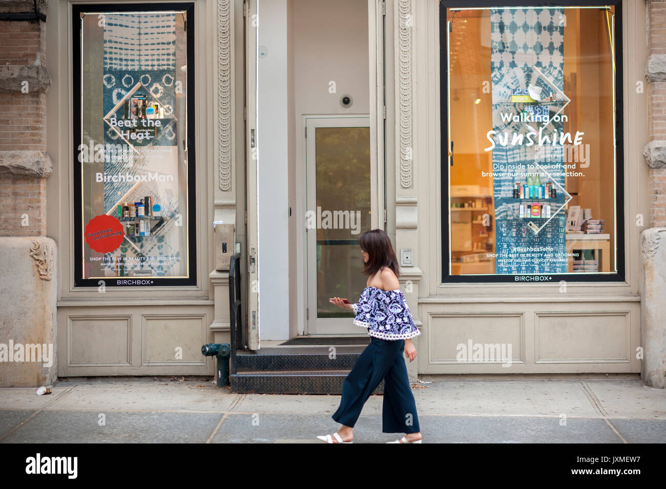 Ein Ziegelstein und Mörtel store der Kosmetik Abonnement service Birchbox im Viertel Soho in New York am Donnerstag, 10. August 2017. Walmart ist gemeldet hatte die Gespräche über den Erwerb der Schönheit Verkäufer haben. (© Richard B. Levine) Stockfoto