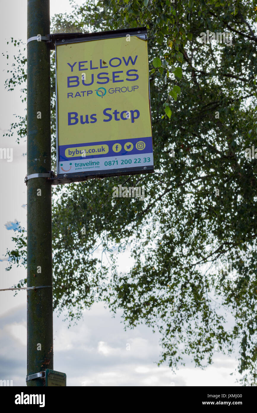 Bus Stop-Schild für Bournemouth gelben Busse Stockfoto