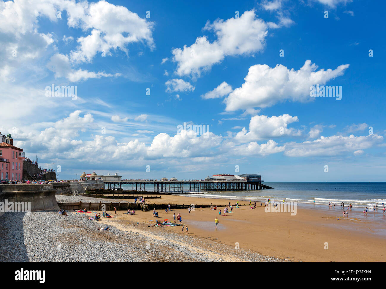 Cromer Pier. Strand und Pier in Cromer, Norfolk, England, UK Stockfoto