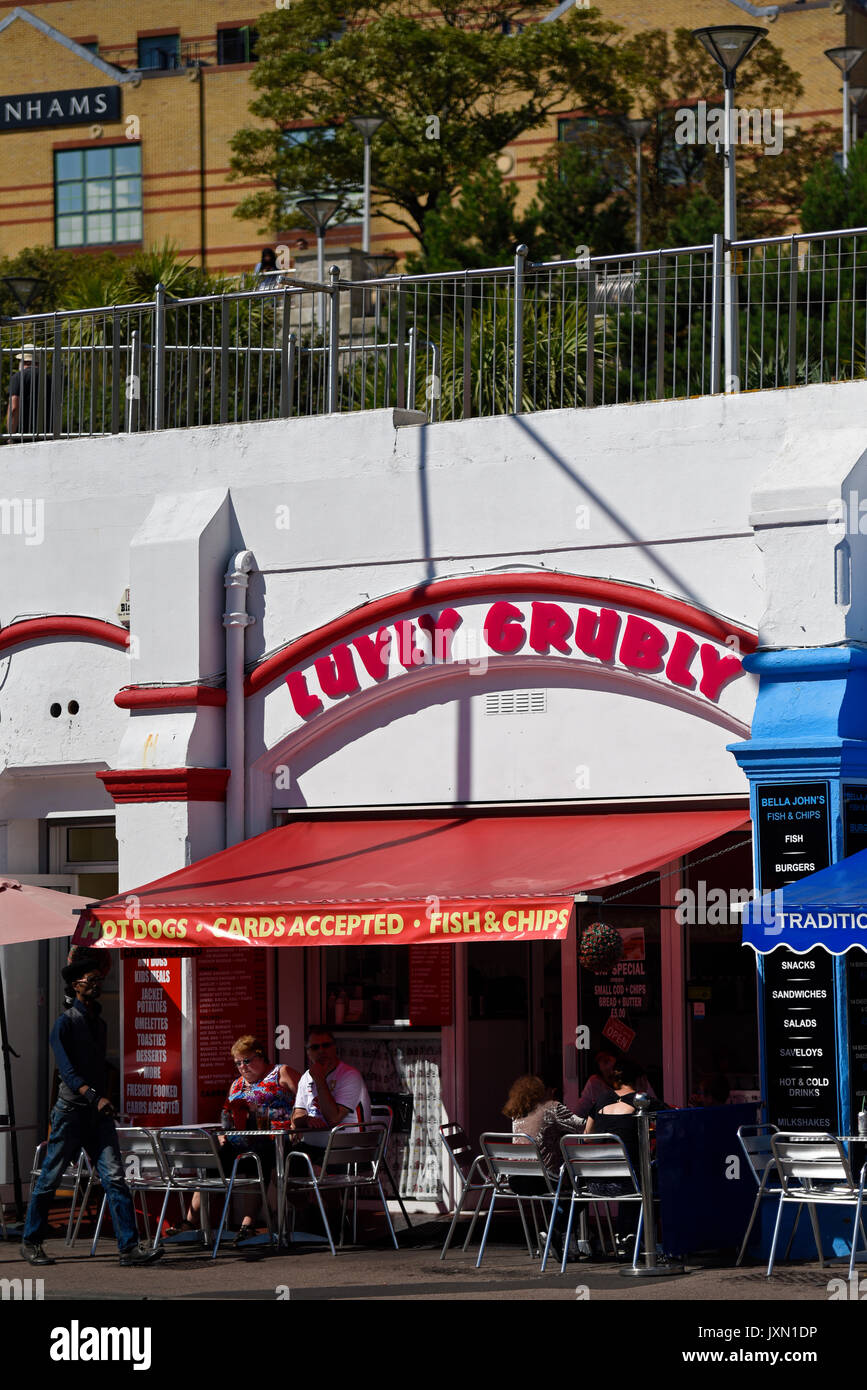 Luvly Grubly Café und Take Away unter den Pierbögen in Southend auf Sea Essex UK. Humorvoller Name Stockfoto