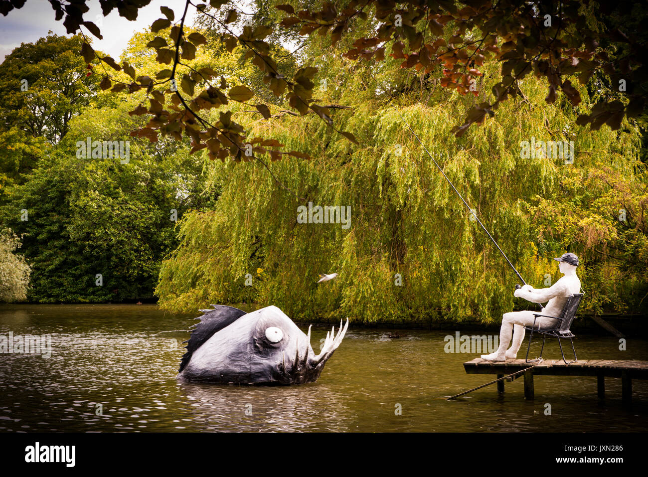 Ich liebe diese Installation von Ulverston der Guerilla artist Loki, der sich selbst in andere South Lakes Städte erweitert hat - in diesem Fall Grange-over-Sands. Stockfoto