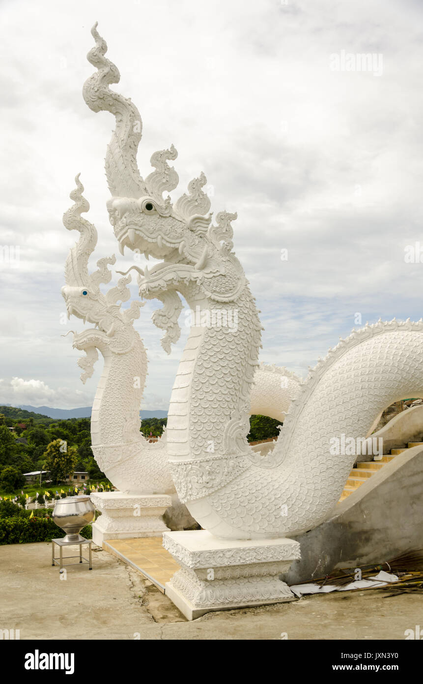 Wat Huai Pla Kung, chinesischen Stil Drachen Treppe Skulptur, Pagode, Chiang Rai, Thailand Stockfoto