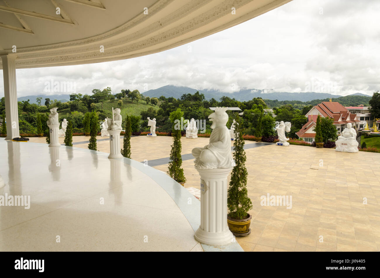 Wat Huai Pla Kung 9 Stufe Tempel, gigantischen chinesischen Stil Buddha Statue, Chiang Rai Thailand Stockfoto