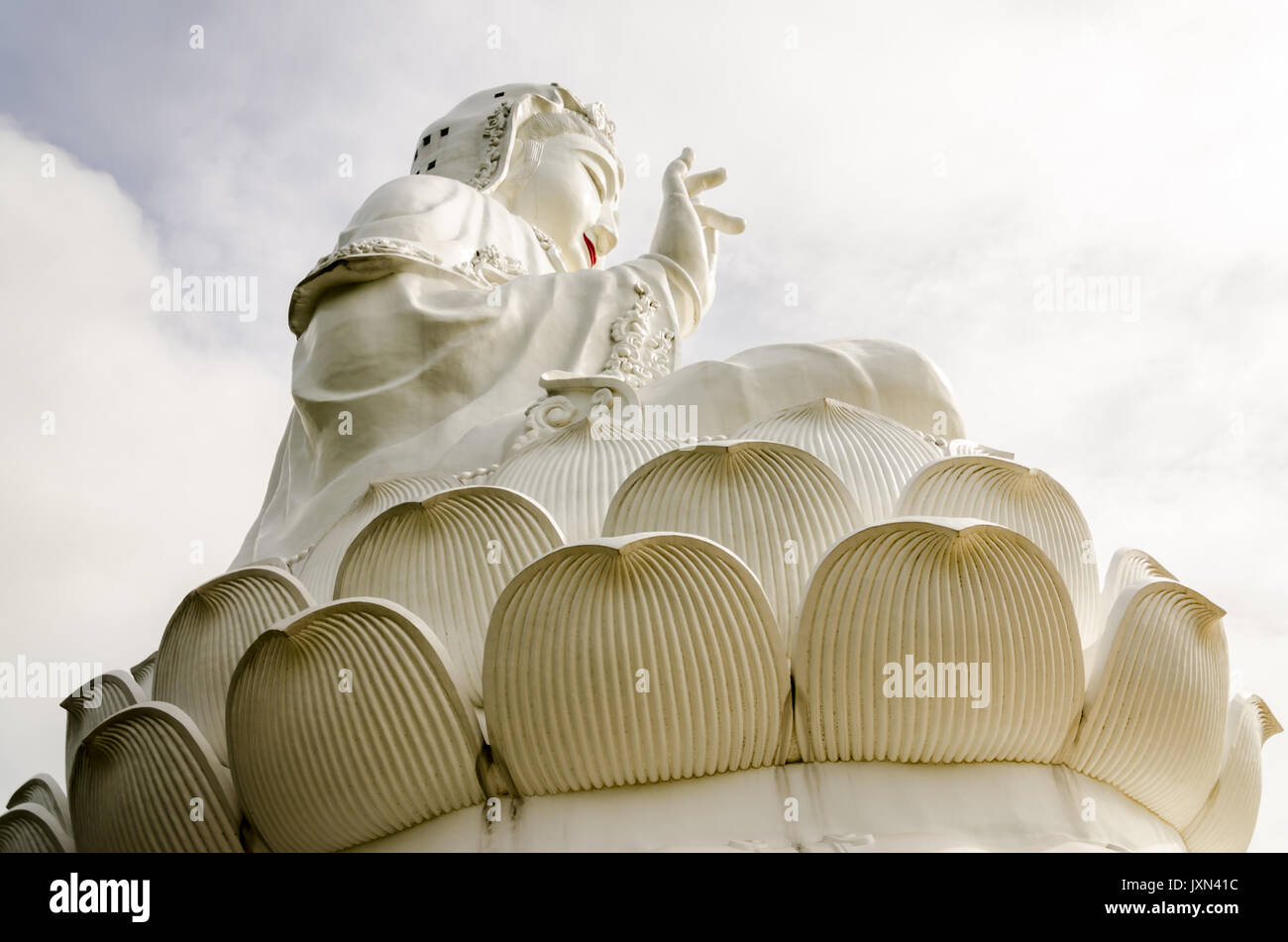 Wat Huai Pla Kung 9 Stufe Tempel, gigantischen chinesischen Stil Buddha Statue, Chiang Rai Thailand Stockfoto