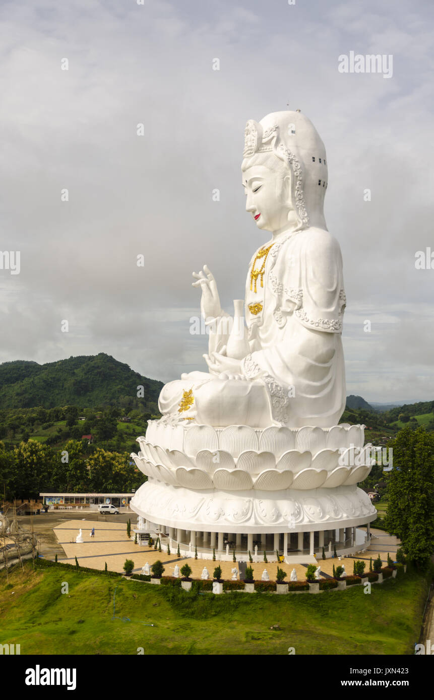 Wat Huai Pla Kung 9 Stufe Tempel, gigantischen chinesischen Stil Buddha Statue, Chiang Rai Thailand Stockfoto