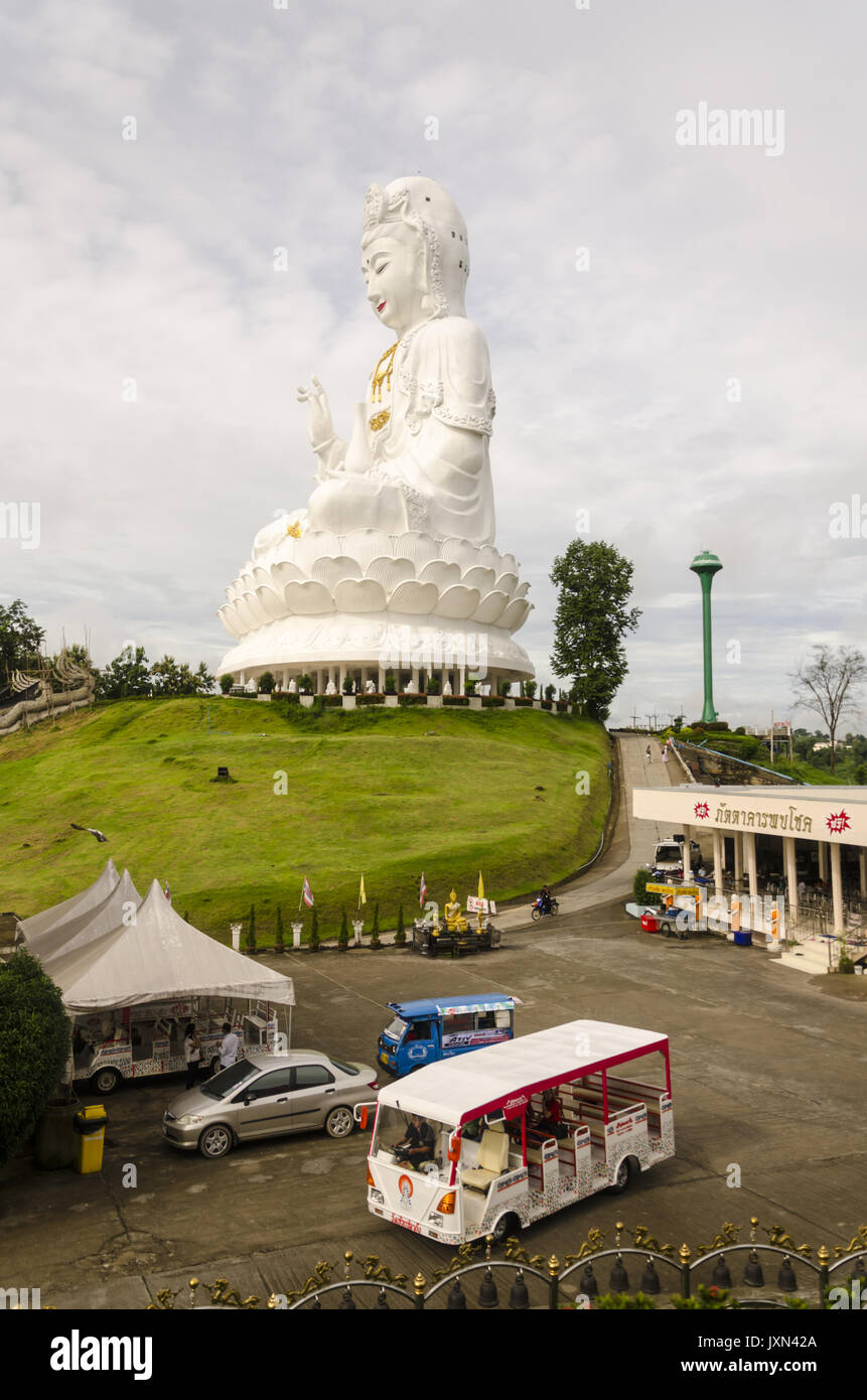 Wat Huai Pla Kung 9 Stufe Tempel, gigantischen chinesischen Stil Buddha Statue, Chiang Rai Thailand Stockfoto