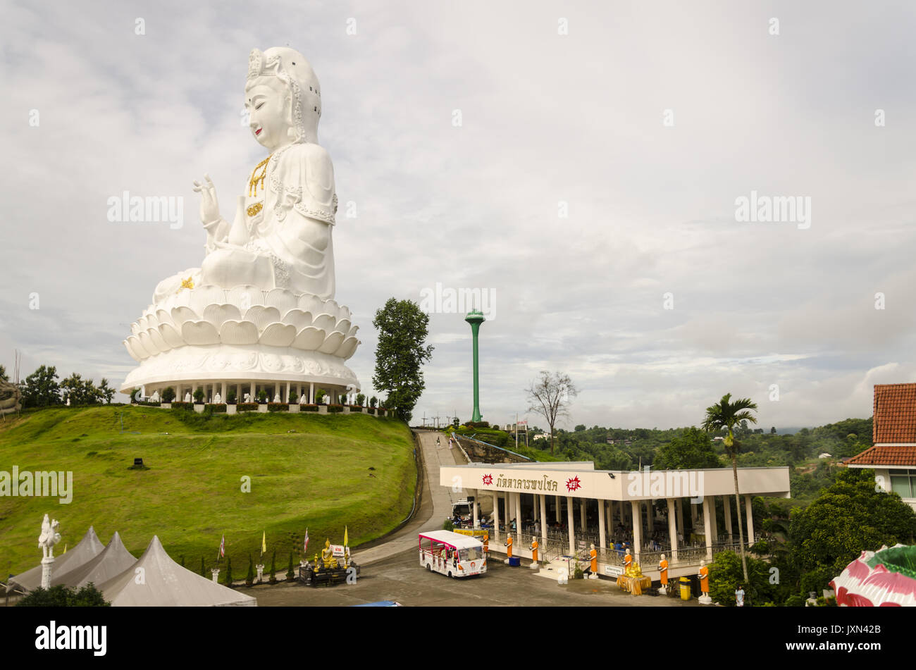 Wat Huai Pla Kung 9 Stufe Tempel, gigantischen chinesischen Stil Buddha Statue, Chiang Rai Thailand Stockfoto