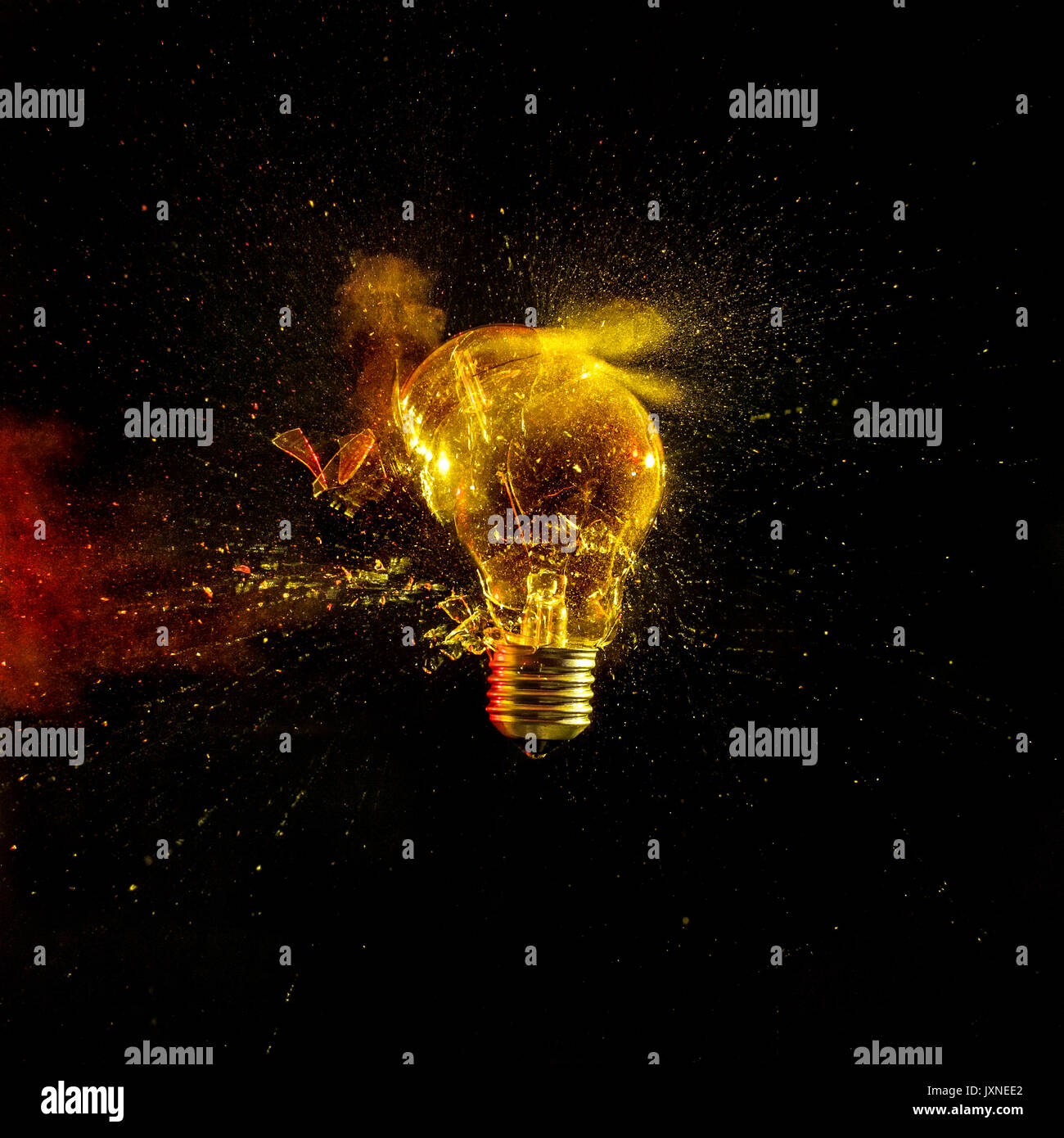 Wahre Explosion von Vintage Glühbirne high speed Fotografie Stockfoto