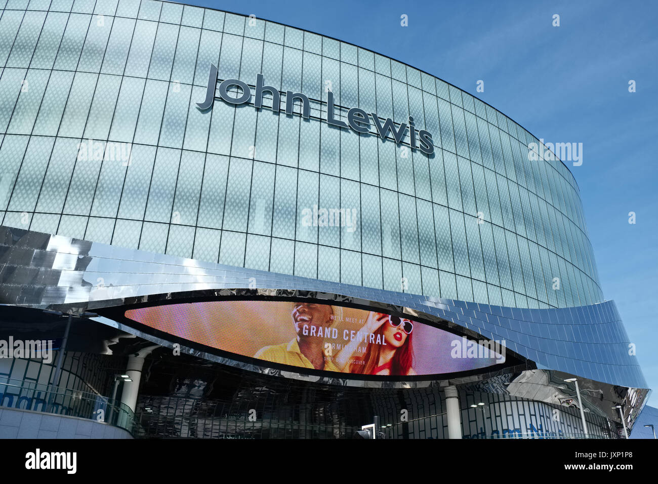 BIRMINGHAM, Großbritannien - Juni 16, 2017 John Lewis, Grand Central, über Eingang zum Bahnhof New Street Station Stockfoto