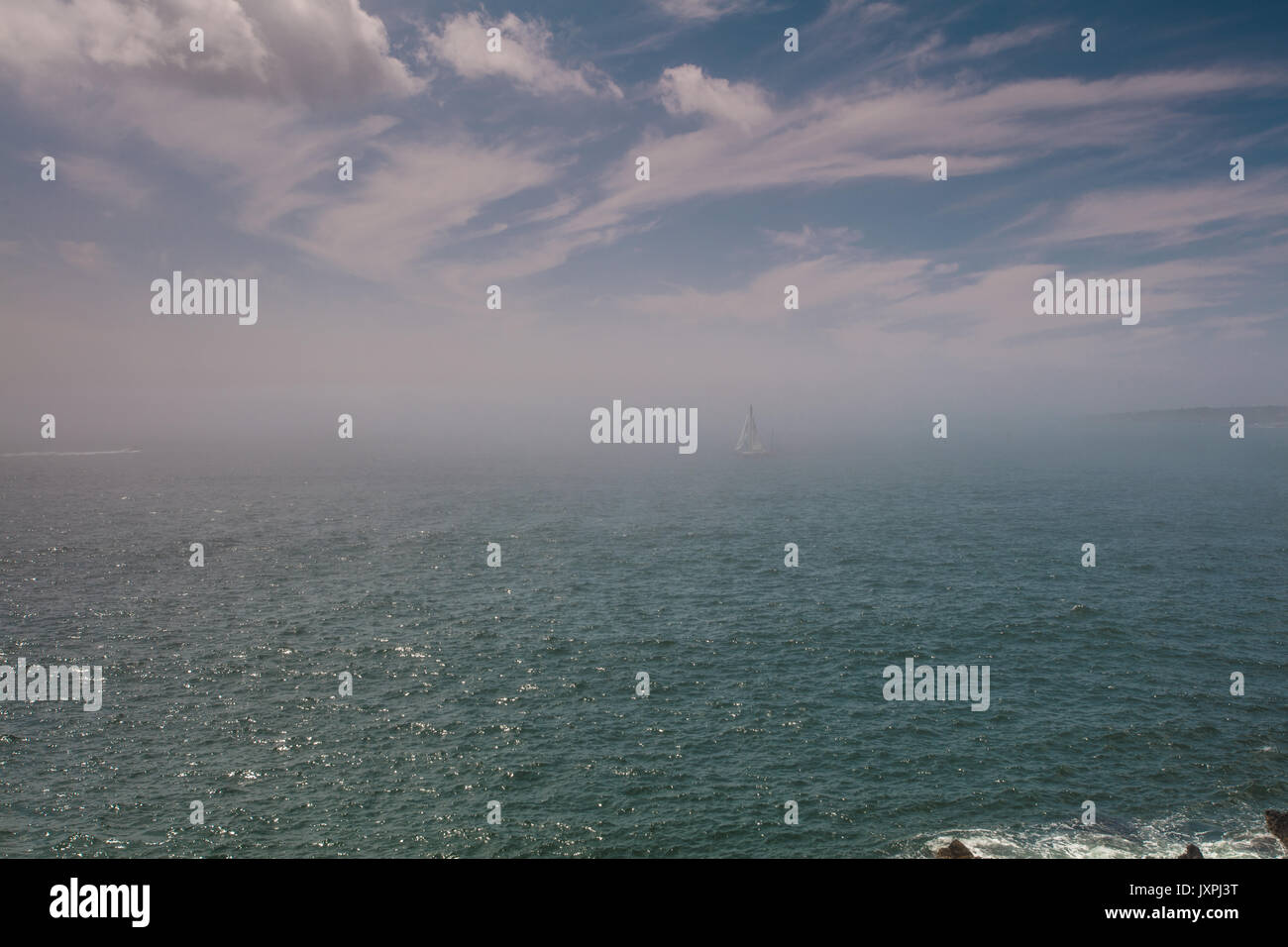 Heben Nebel weg von Fort Wetherill in Jamestown, RI. Stockfoto