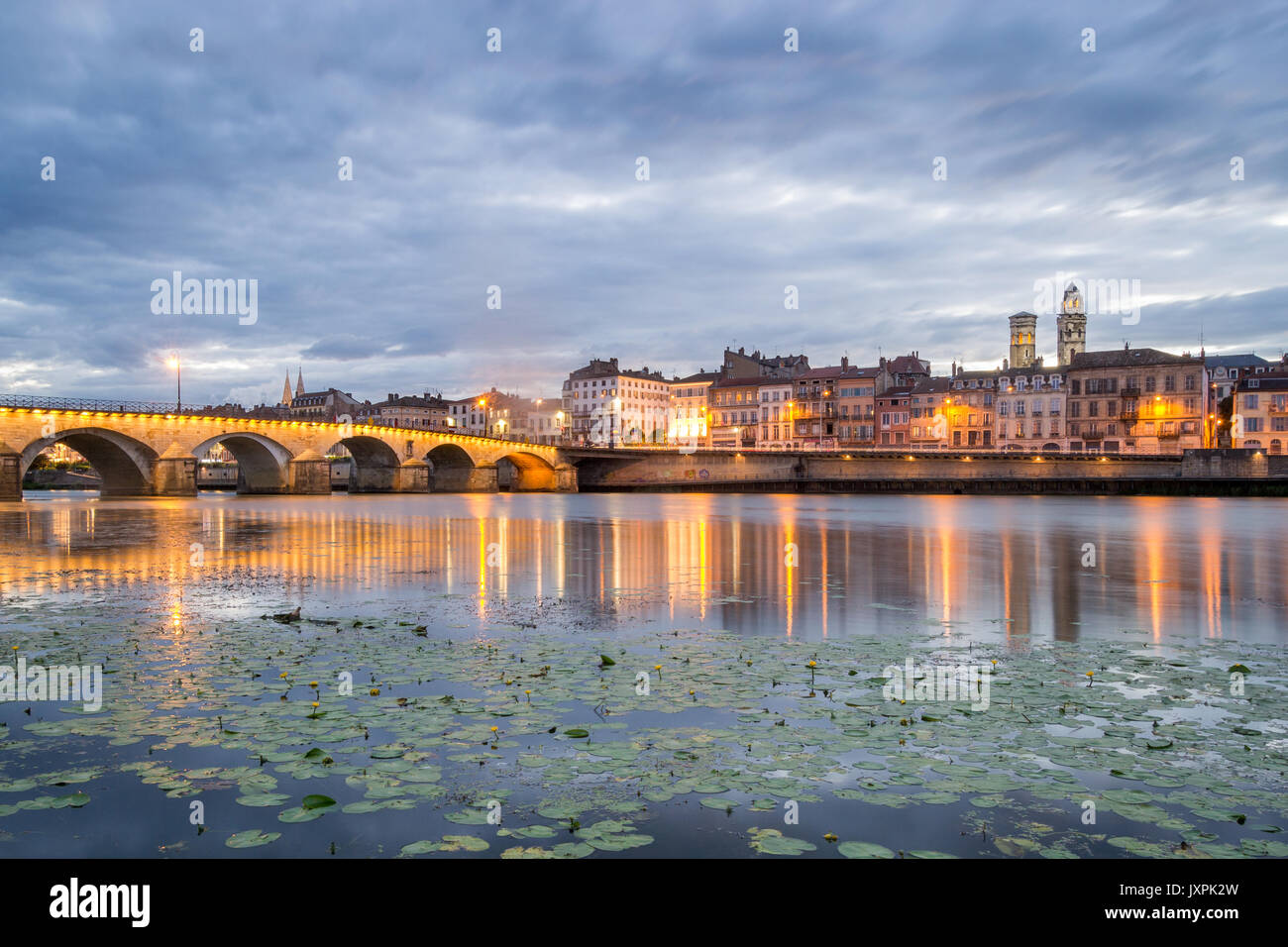 Schöne Aussicht auf die Stadt am Fluss Macon, Frankreich Stockfoto