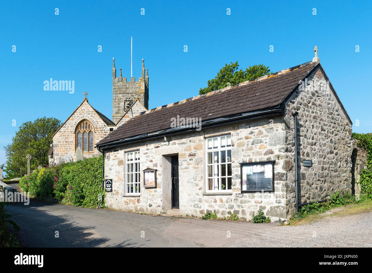 Englisches Dorf Kirche Halle in Cornwall, England, Großbritannien. Stockfoto
