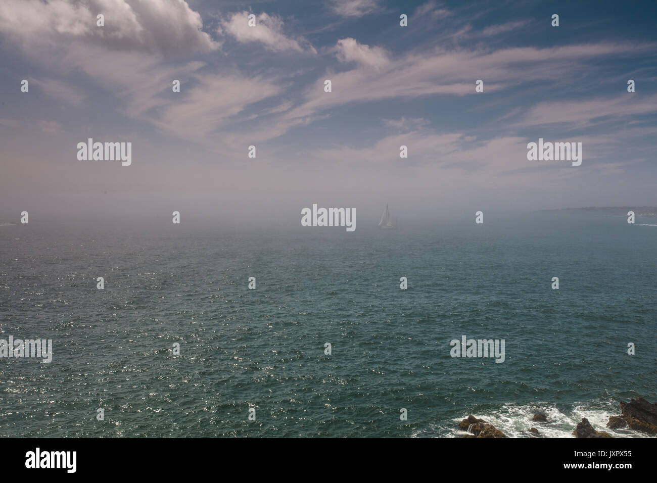 Heben Nebel weg von Fort Wetherill in Jamestown, RI. Stockfoto
