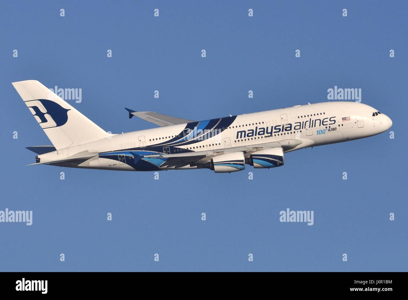 100 A380 - Malaysia Airlines Airbus A380-800 9M-MNF. Stockfoto