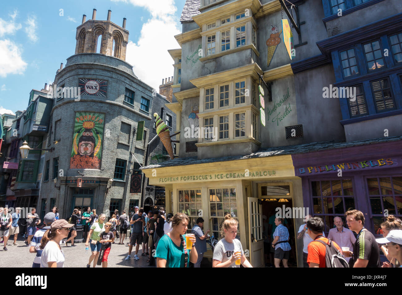 Diagon Gasse in der Zauberwelt von Harry Potter in den Universal Studios Orlando, Florida. Stockfoto