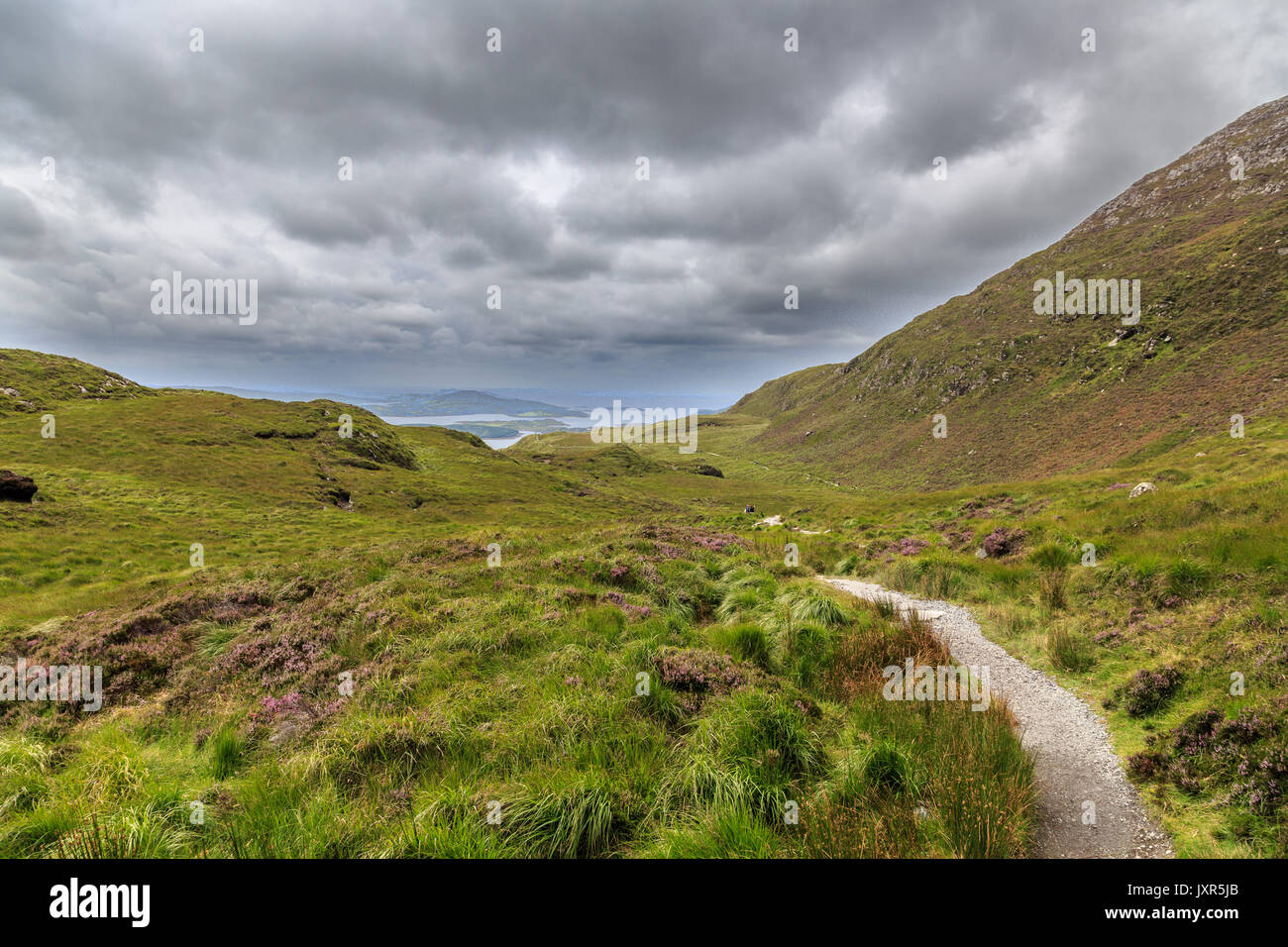 Ein Blick auf den wilden Atlantik weg, Connemara, Irland Stockfoto