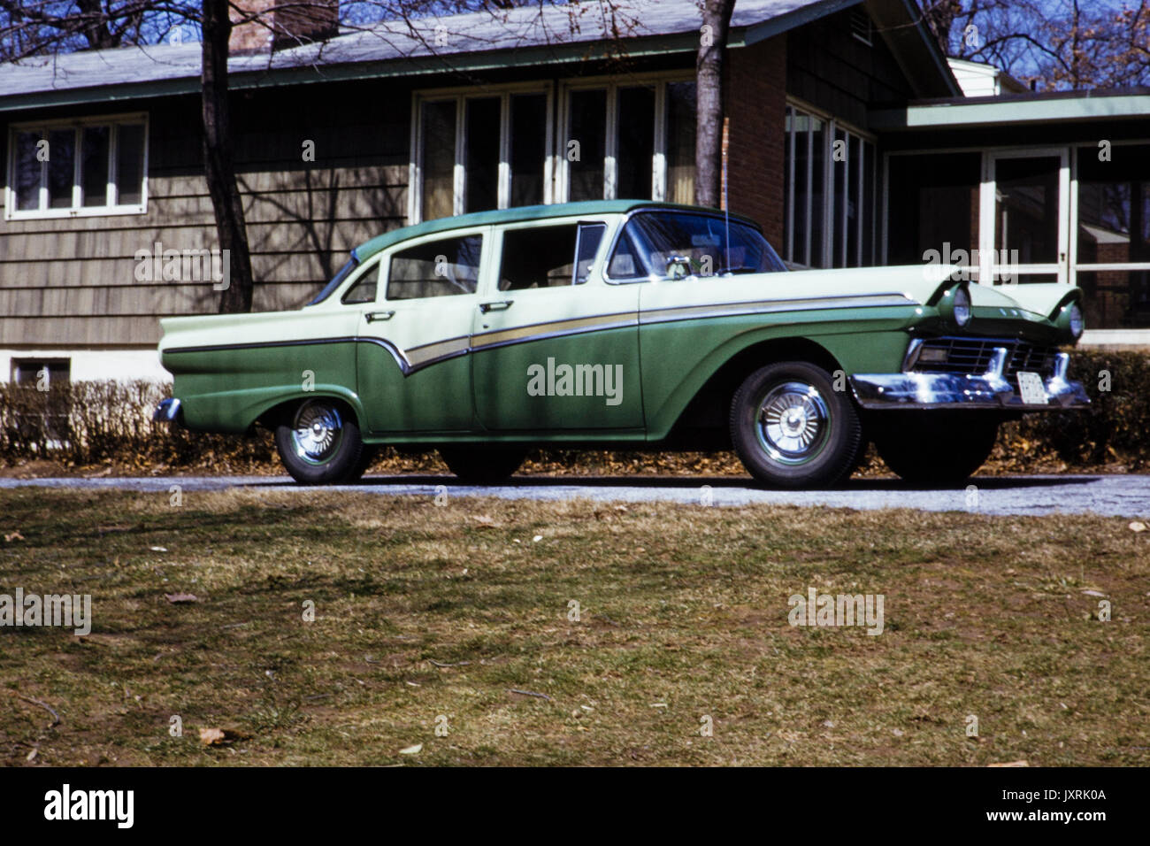 Ford Fairline 4 Türen Limousine von 1957 Stockfoto