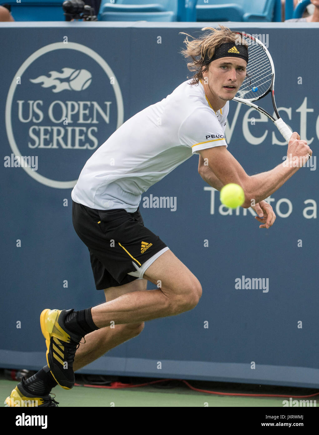 Cincinnati, USA. 16 August, 2017. August 16, 2017: Alexander Zverev (GER) verliert an Frances Tiafoe (USA) 4-6, 6-3, 6-4, am Westlichen und Südlichen Öffnen bei Lindner Family Tennis Center in Mason, Ohio gespielt wird. © Leslie Billman/Tennisclix/CSM Credit: Cal Sport Media/Alamy leben Nachrichten Stockfoto