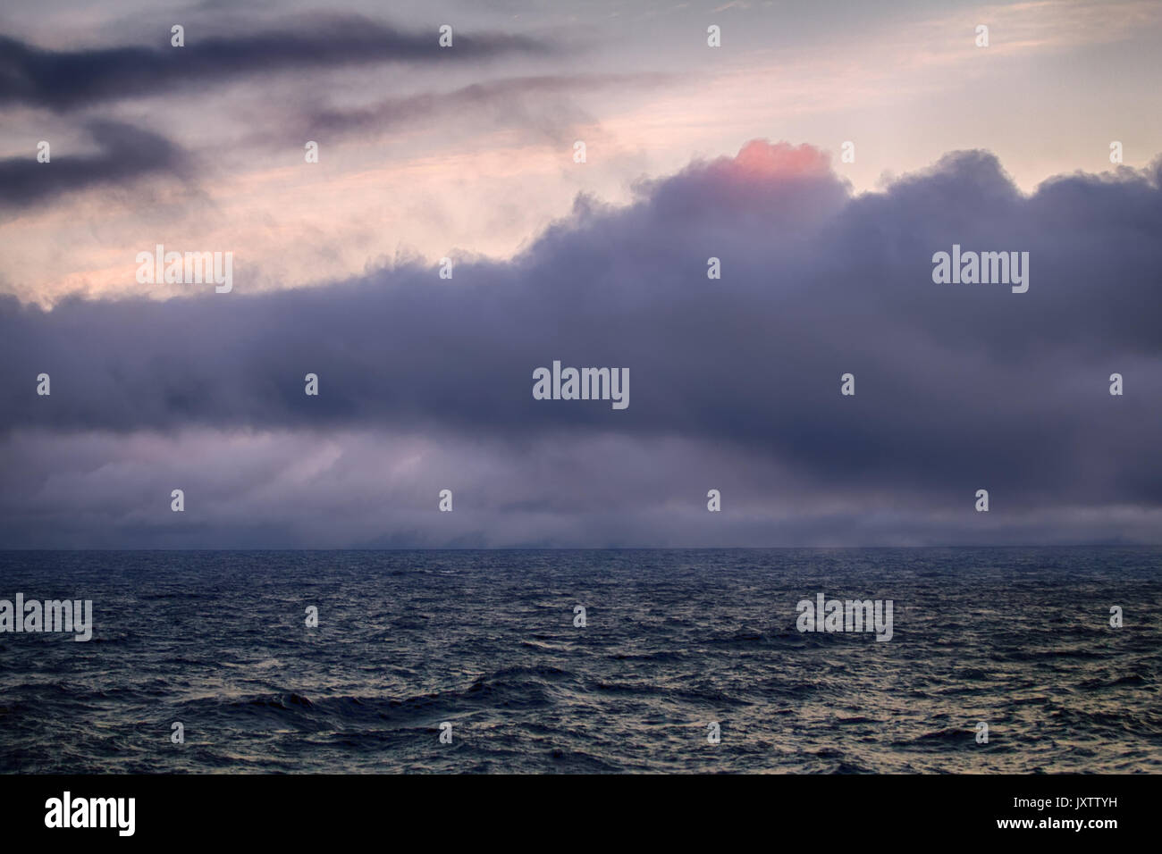 Karasee (Becken des arktischen Ozeans) in der hohen Arktis (Nowaja Semlja-Archipel). Alter Name der Karasee - Eis, Keller, aber jetzt kein Eis Stockfoto