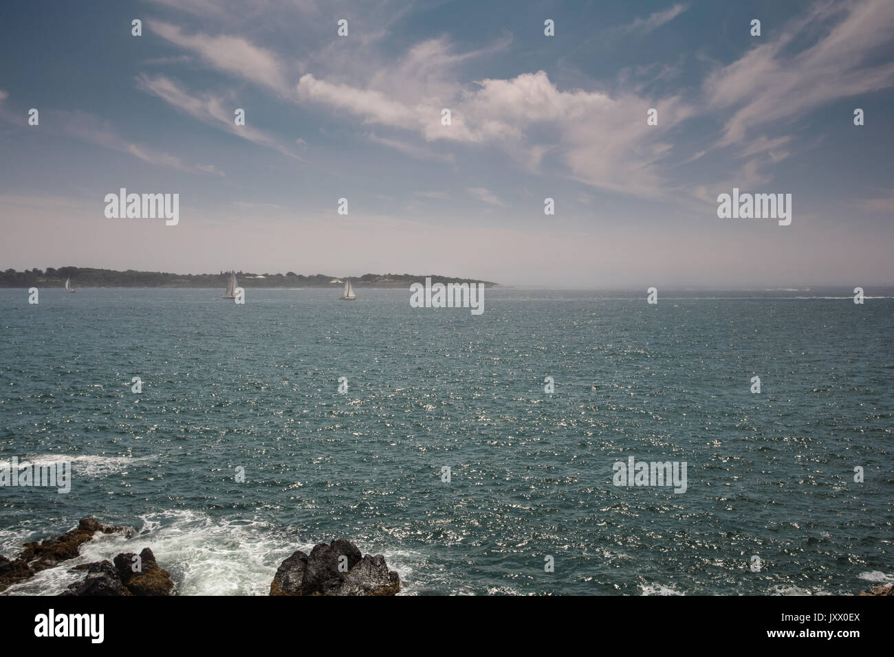 Heben Nebel weg von Fort Wetherill in Jamestown, RI. Stockfoto