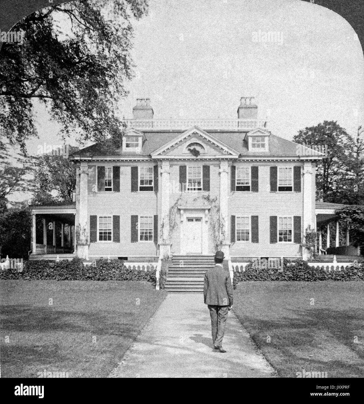 Das staatlichen Alten Craigie Haus in Cambridge, Massachusetts, zuerst Hauptquartier von George Washington als Wohnhaus von Henry W. Longfellow, USA 1908. Stattliche alte Craigie Haus in Cambridge, Mass., George Washington's Hauptquartier, später Haus von Henry W. Longfellow, USA 1908. Stockfoto