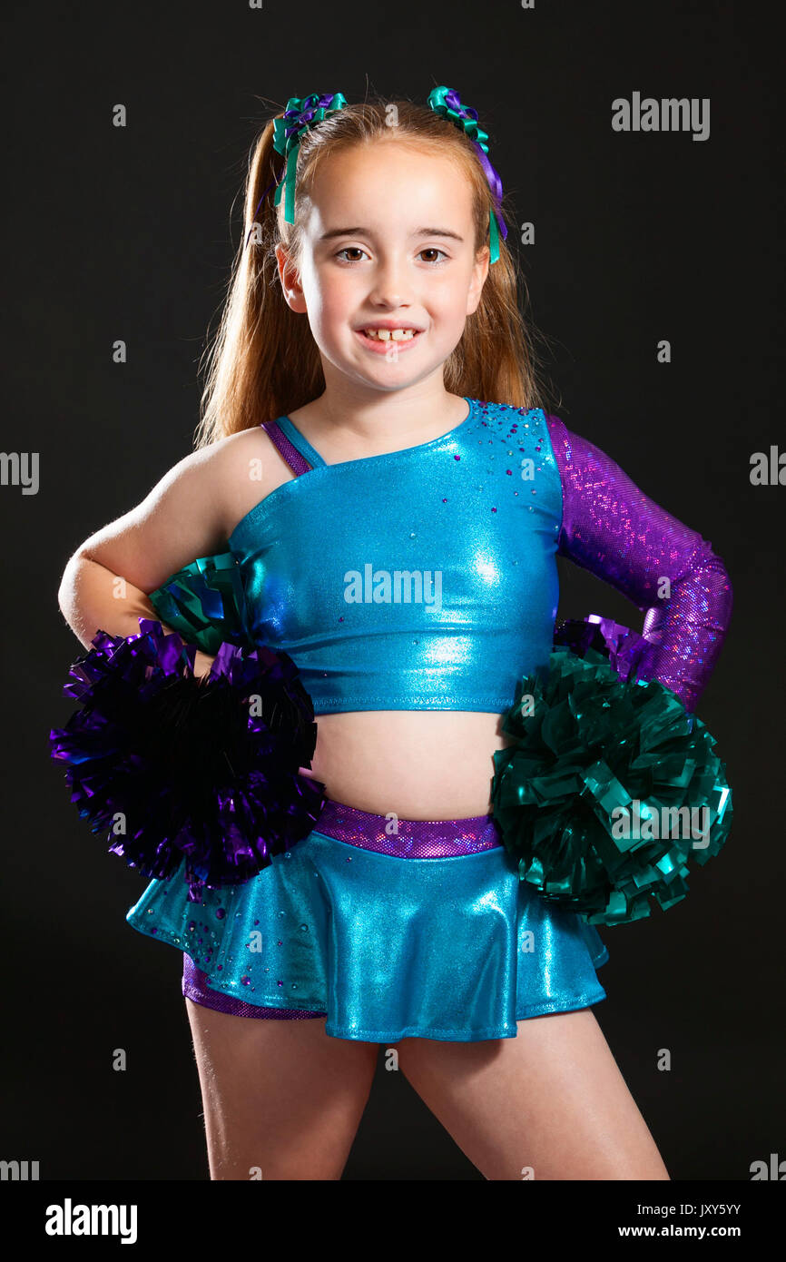 Studio portrait Foto von einem 7 Jahre alten Jungen weißen Tänzerin Tanz Kleidung tragen Stockfoto